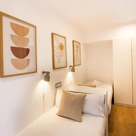 E2ind1118 - Near Sagrada Familia Barcelona